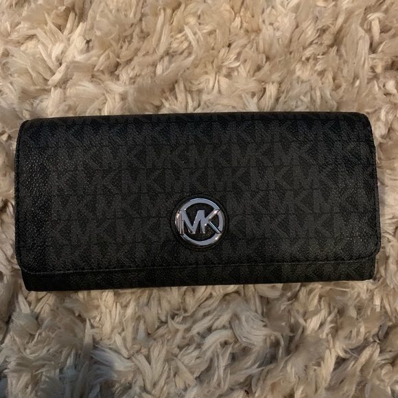 Michael Kors Handbags - Black Michael Kors wallet